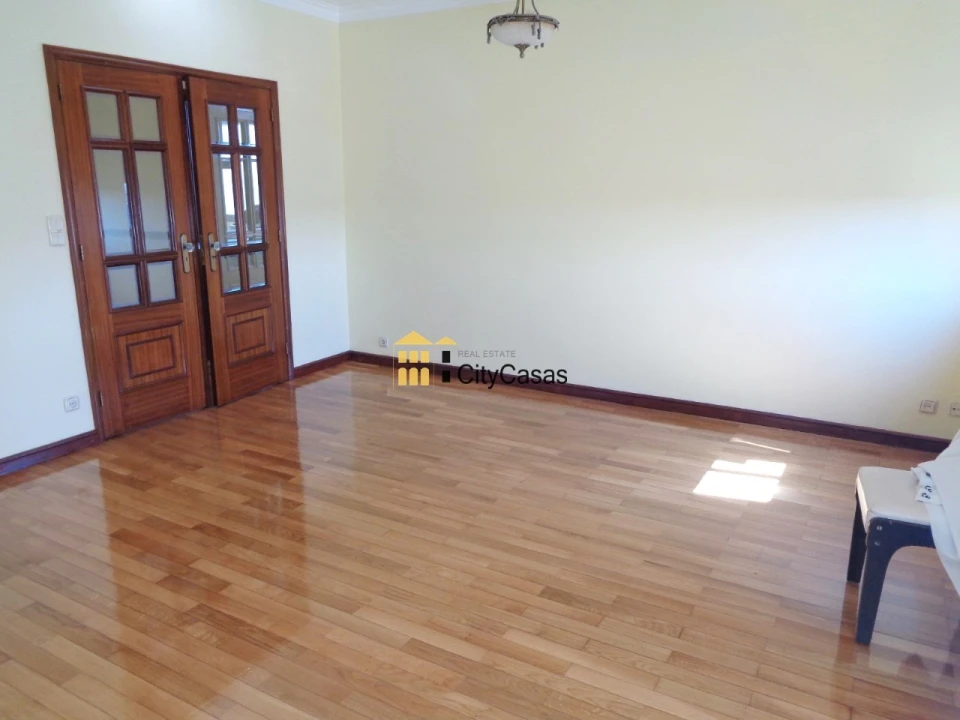 Moradia T2 para Venda em Campanhã Foto 4