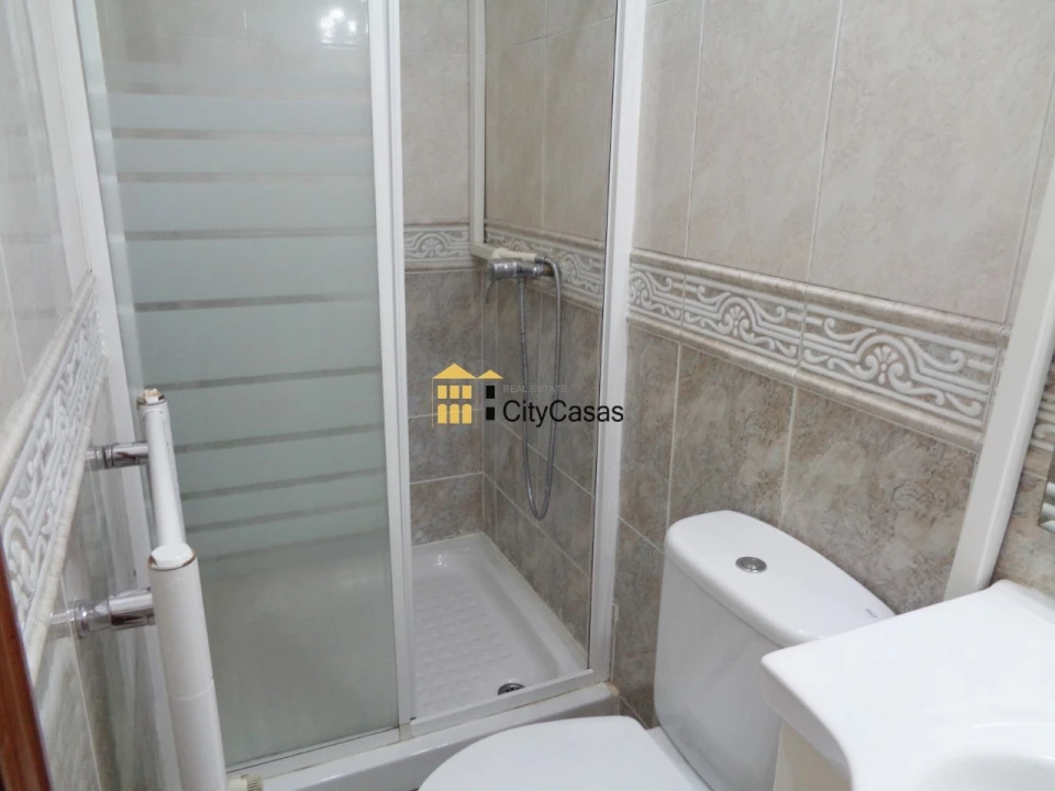 Moradia T2 para Venda em Campanhã Foto 17