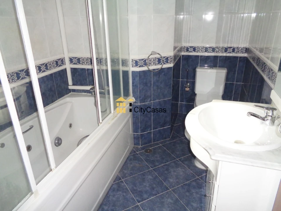Moradia T2 para Venda em Campanhã Foto 24