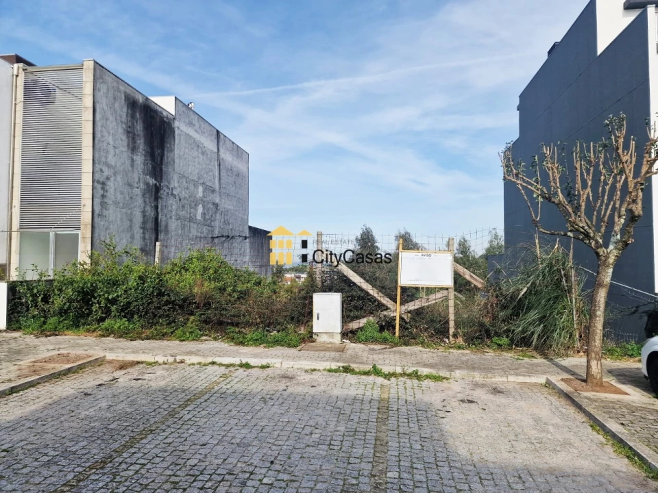 Terreno para Venda em Ermesinde Foto 2