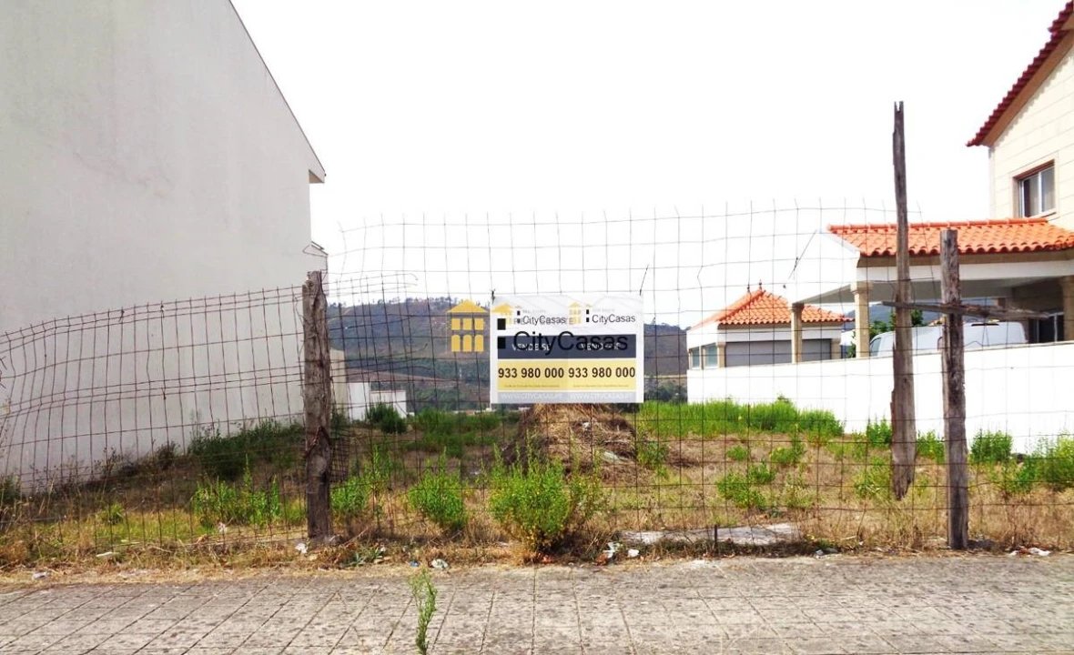 Terreno para Venda em Campo e Sobrado Foto 1