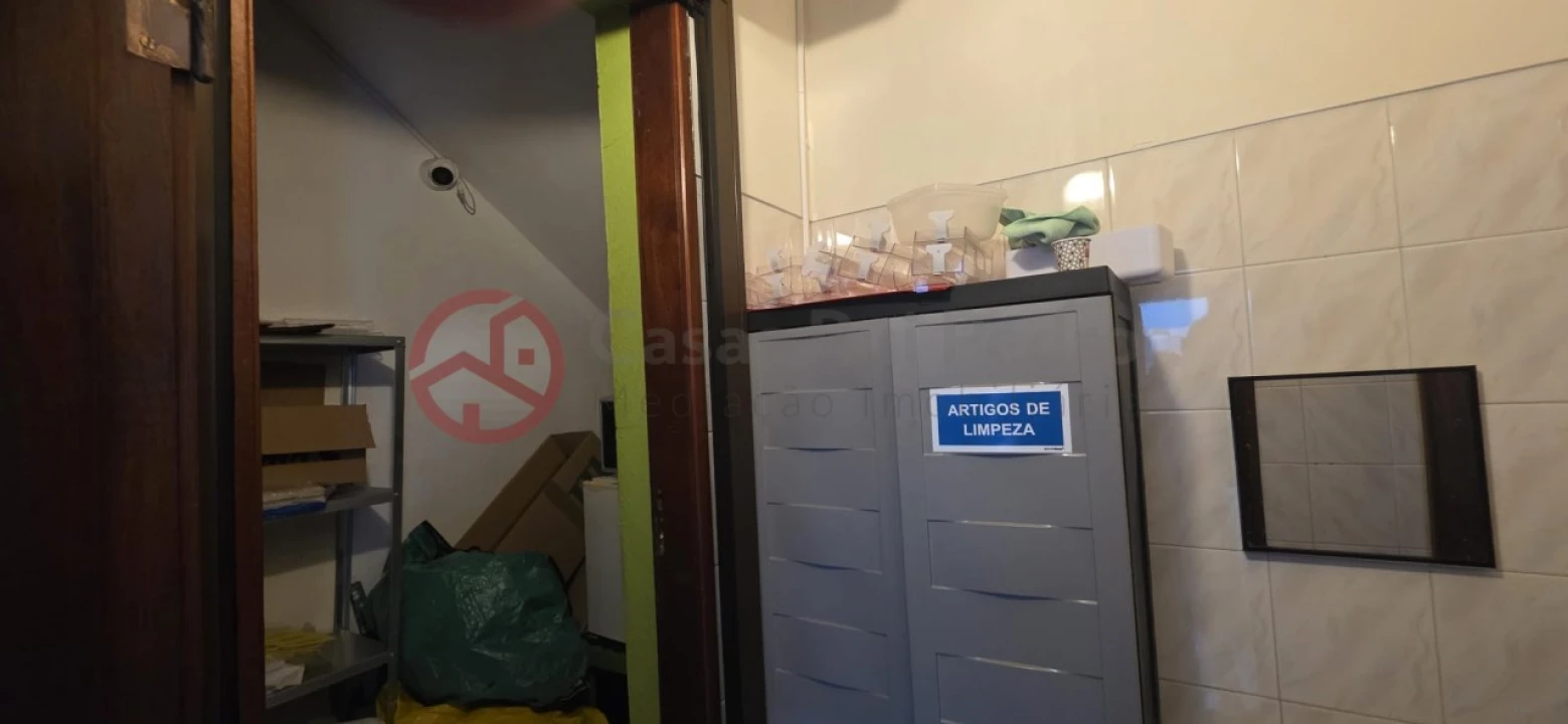 Loja para Cedência de Quotas em Almada, Cova da Piedade, Pragal e Cacilhas Foto 16