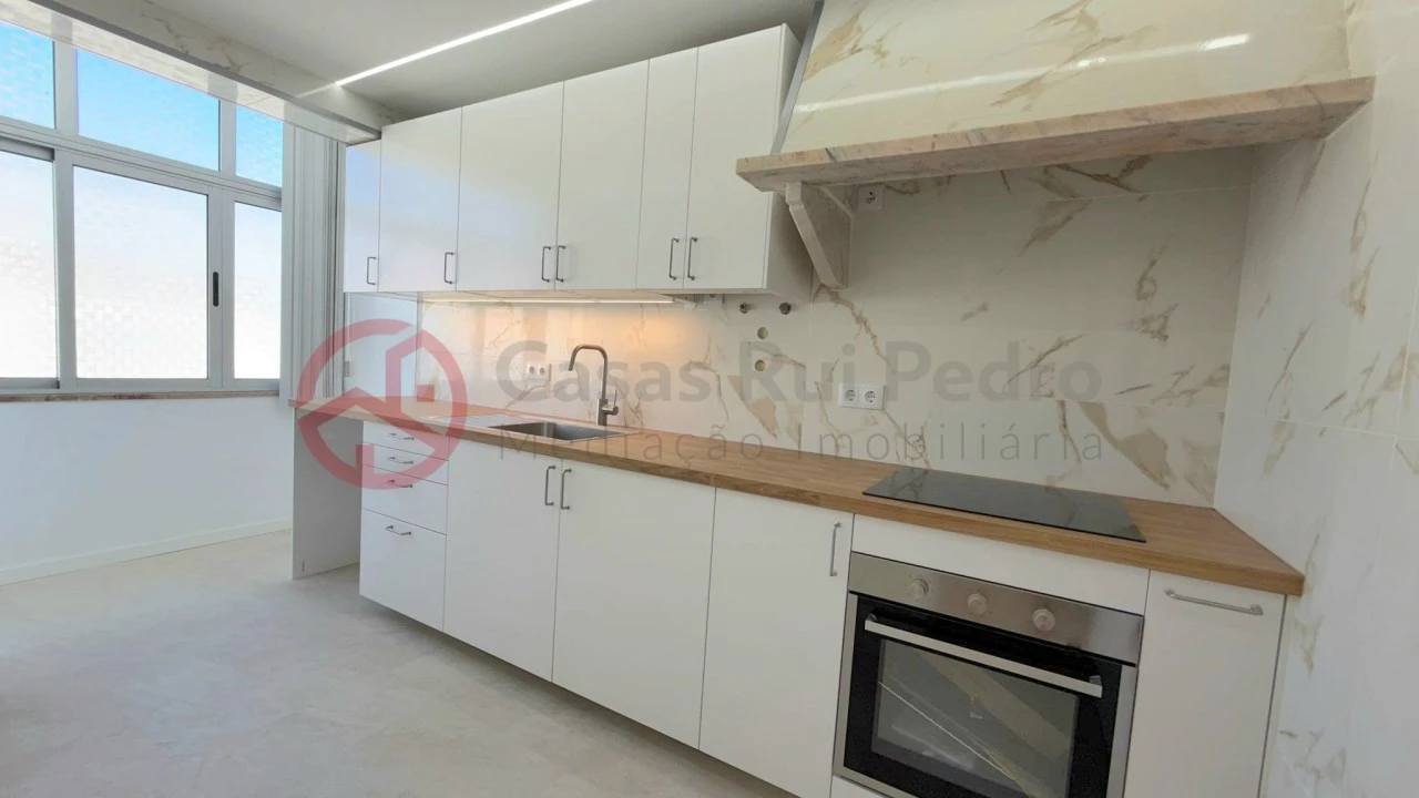 Apartamento T2 para Venda em Amora Foto 9