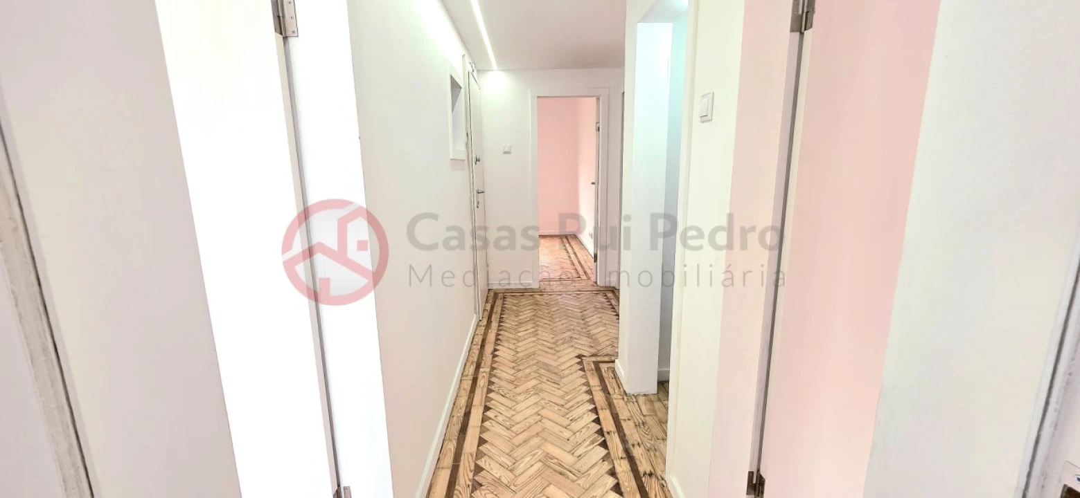 Apartamento T2 para Venda em Amora Foto 13
