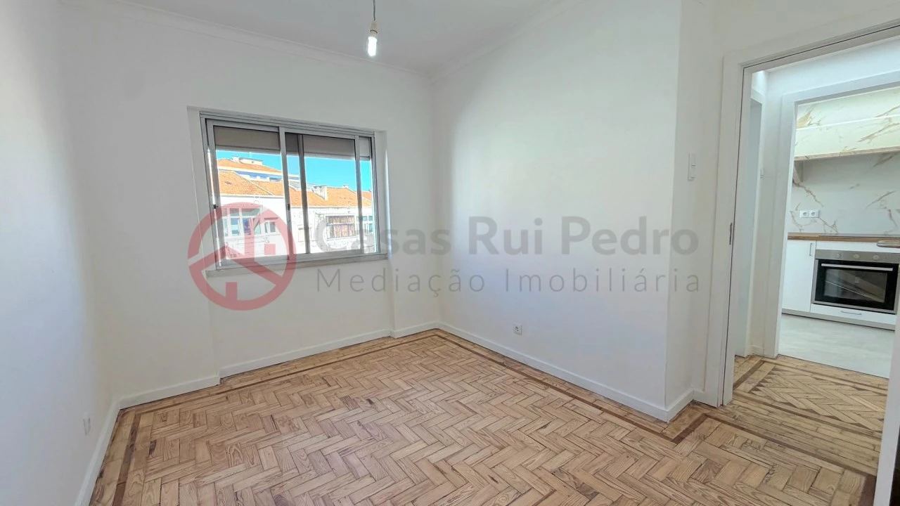 Apartamento T2 para Venda em Amora Foto 16