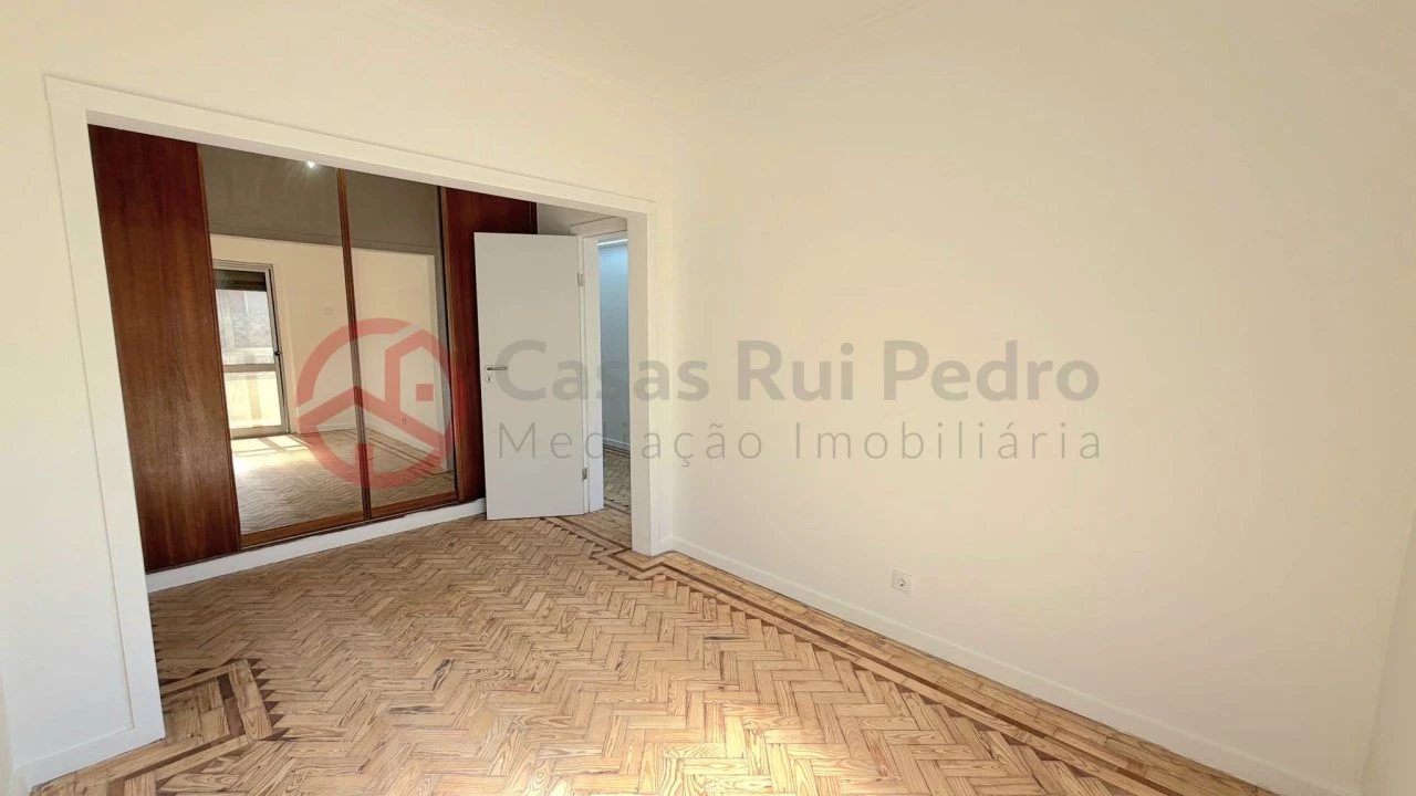 Apartamento T2 para Venda em Amora Foto 19