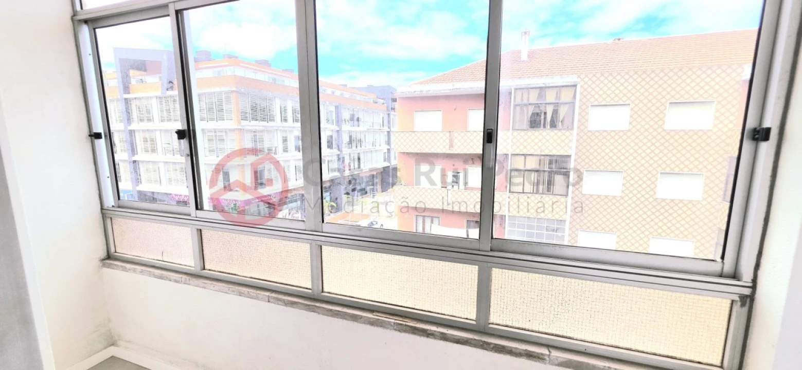 Apartamento T2 para Venda em Amora Foto 24