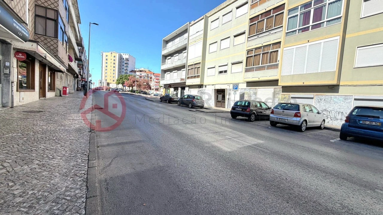 Apartamento T2 para Venda em Amora Foto 29