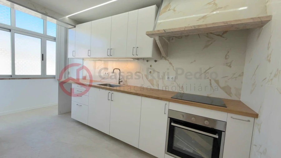 Apartamento T2 para Venda em Amora Foto 9