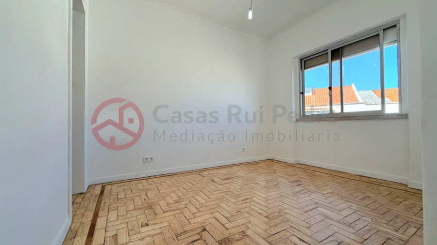 Apartamento T2 para Venda em Amora Foto 6
