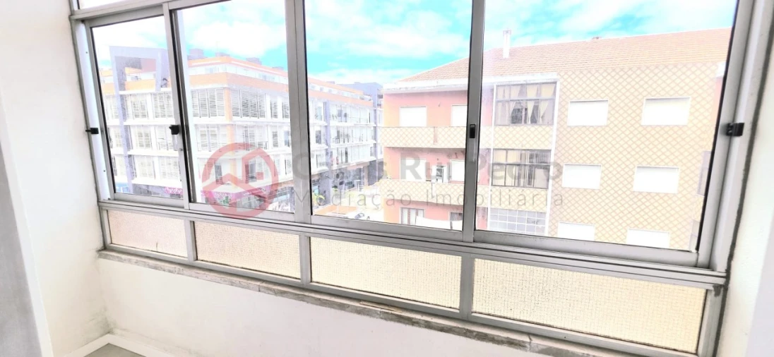 Apartamento T2 para Venda em Amora Foto 24