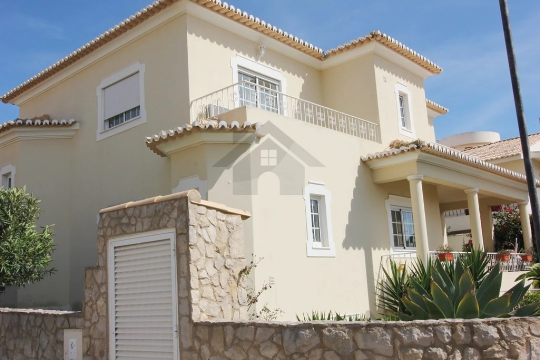Moradia T5 para Venda em Alvor Foto 1