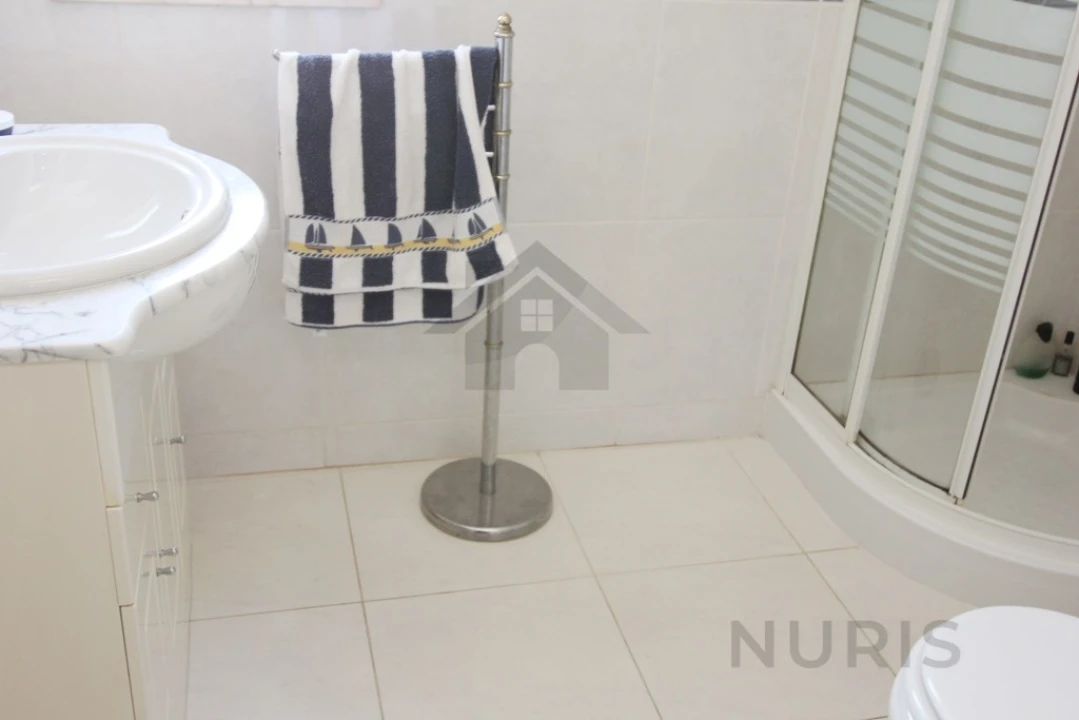 Moradia T5 para Venda em Alvor Foto 13