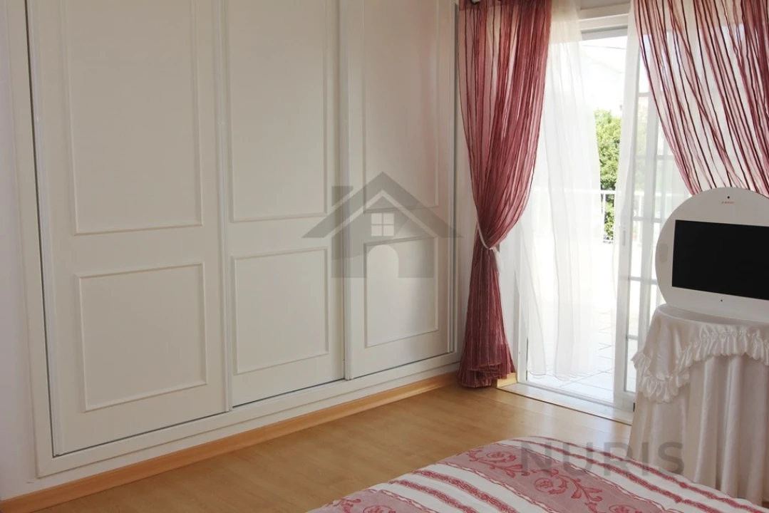 Moradia T5 para Venda em Alvor Foto 7