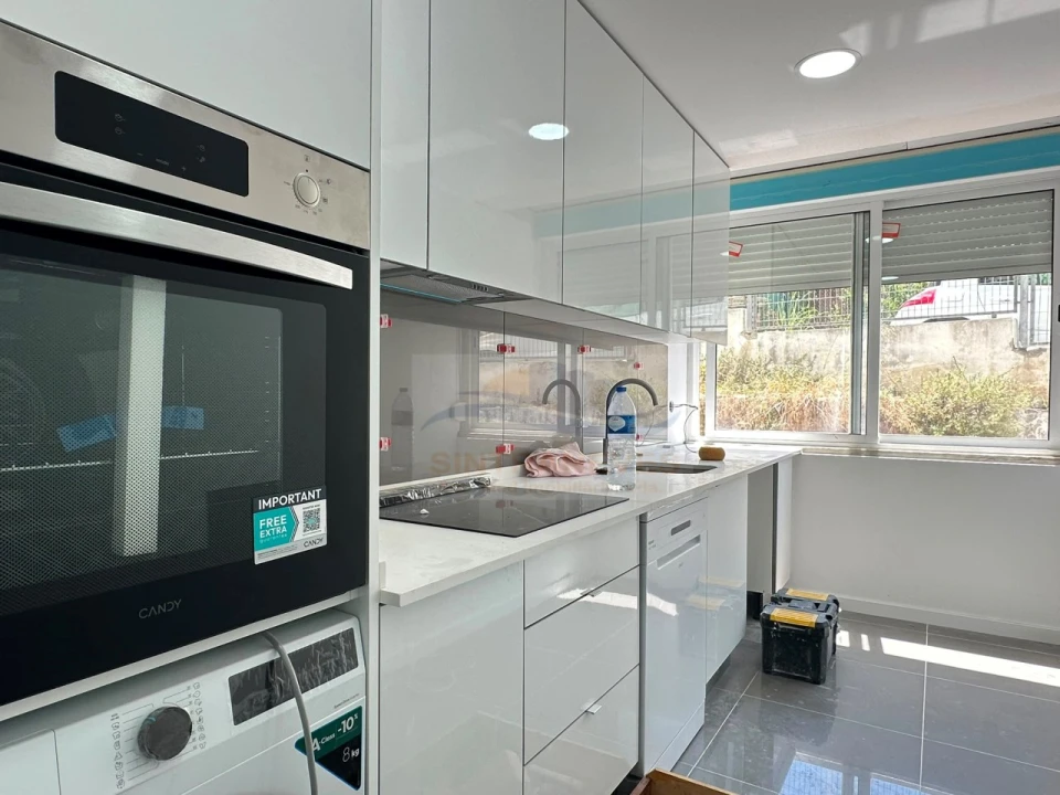 Apartamento T3 para Venda em Águas Livres Foto 1