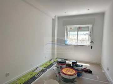 Apartamento T3 para Venda em Águas Livres