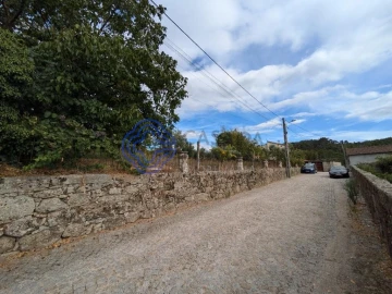Moradia T8 para Venda em São Cipriano e Vil de Souto