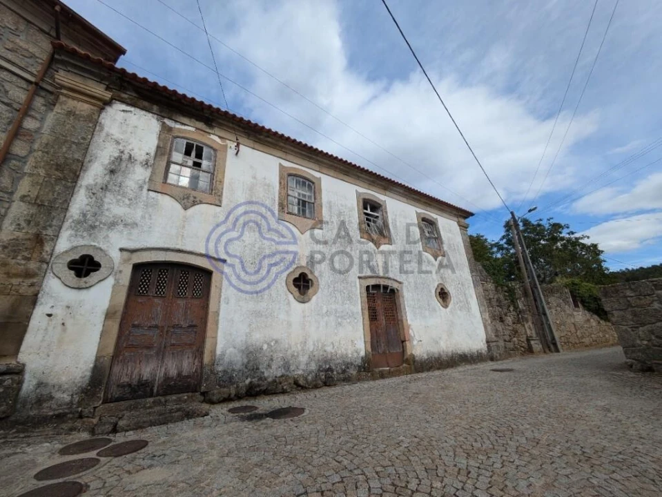 Moradia T8 para Venda em São Cipriano e Vil de Souto Foto 1