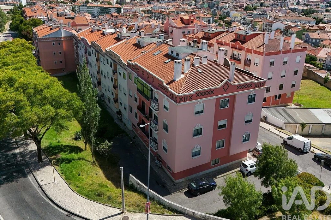 Apartamento T2 para Venda em Algueirão-Mem Martins Foto 2