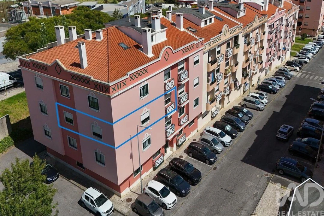 Apartamento T2 para Venda em Algueirão-Mem Martins Foto 1