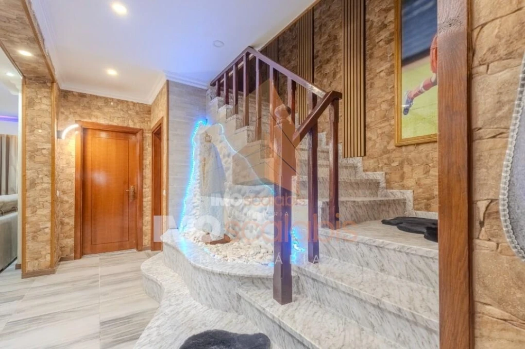 Moradia T4 para Venda em Romeira e Várzea Foto 4