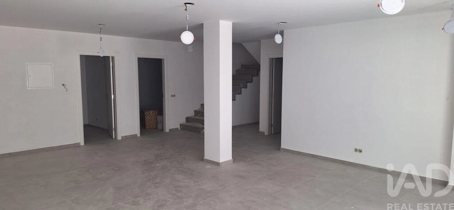 Moradia T3 para Venda em Montenegro Foto 15
