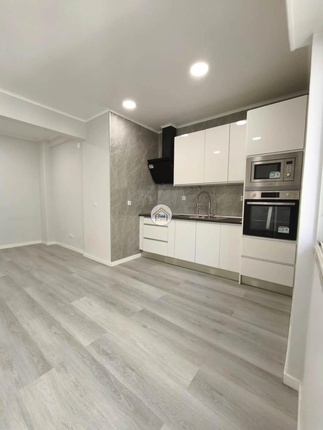 Apartamento T1 para Venda em Venteira Foto 9