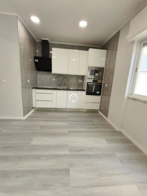 Apartamento T1 para Venda em Venteira