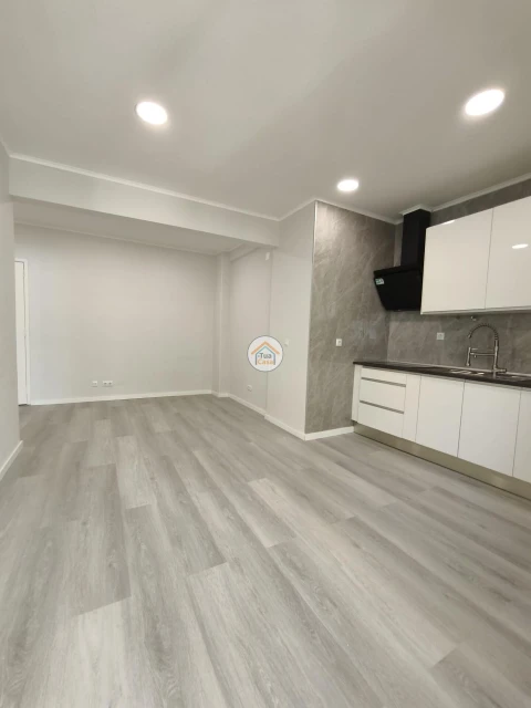 Apartamento T1 para Venda em Venteira