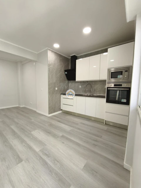 Apartamento T1 para Venda em Venteira