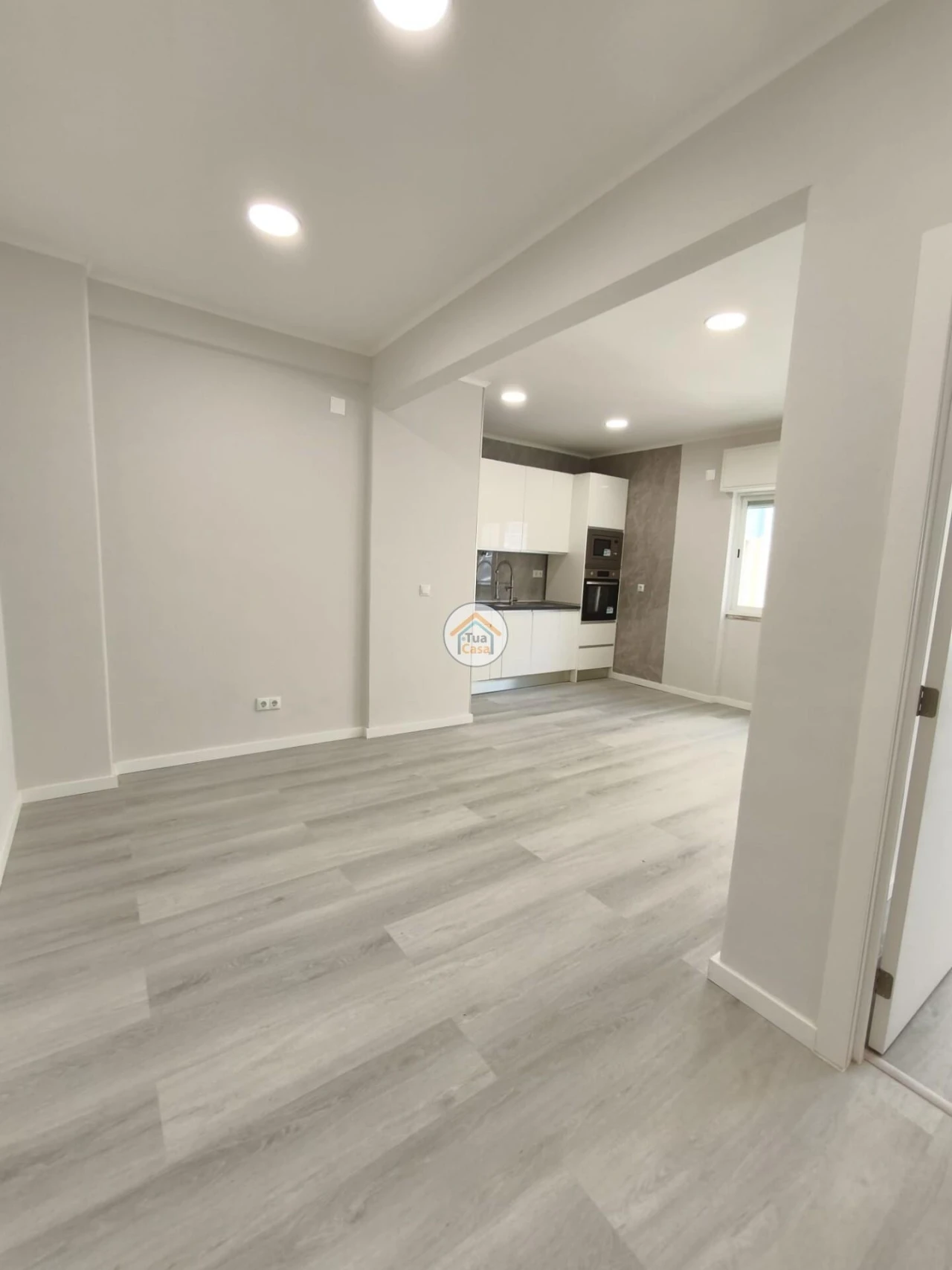 Apartamento T1 para Venda em Venteira Foto 2
