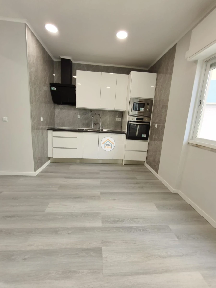 Apartamento T1 para Venda em Venteira Foto 5
