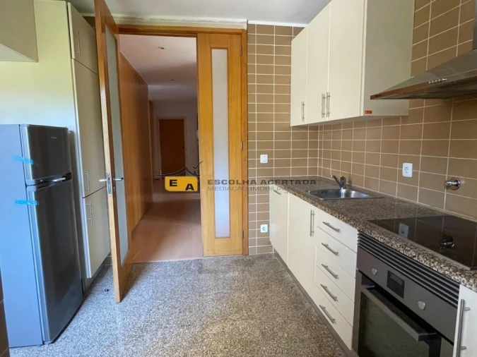 Apartamento T3 para Venda em Moreira Foto 2