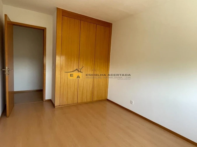 Apartamento T3 para Venda em Moreira Foto 4
