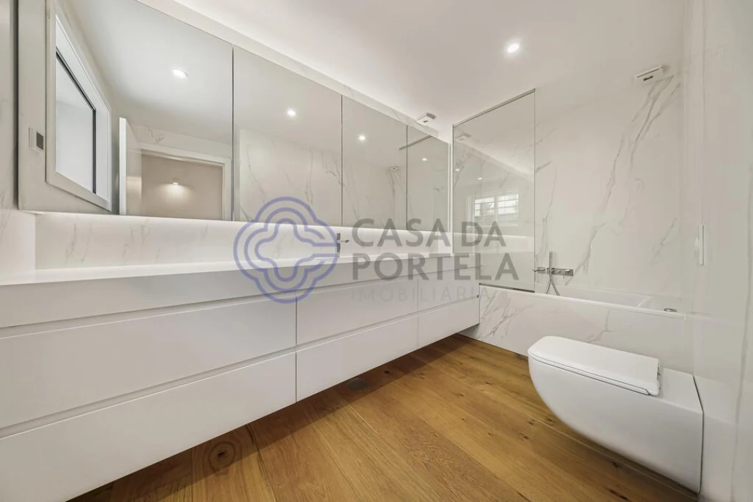Moradia T4 para Venda em Aldoar, Foz do Douro e Nevogilde Foto 42