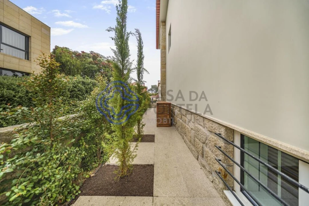 Moradia T4 para Venda em Aldoar, Foz do Douro e Nevogilde Foto 49