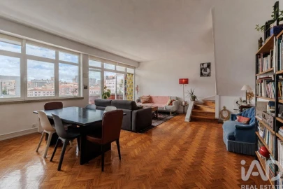 Apartamento T3 para Venda em Alvalade