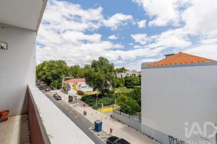 Apartamento T3 para Venda em Alvalade Foto 11