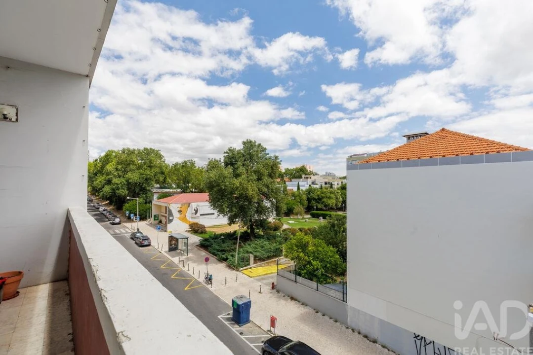 Apartamento T3 para Venda em Alvalade Foto 11