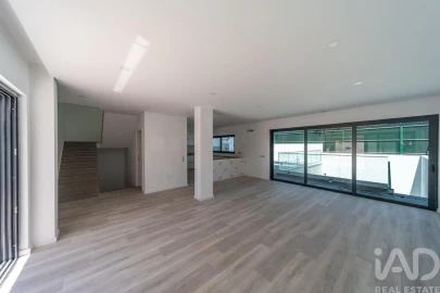 Moradia T3 para Venda em Montenegro