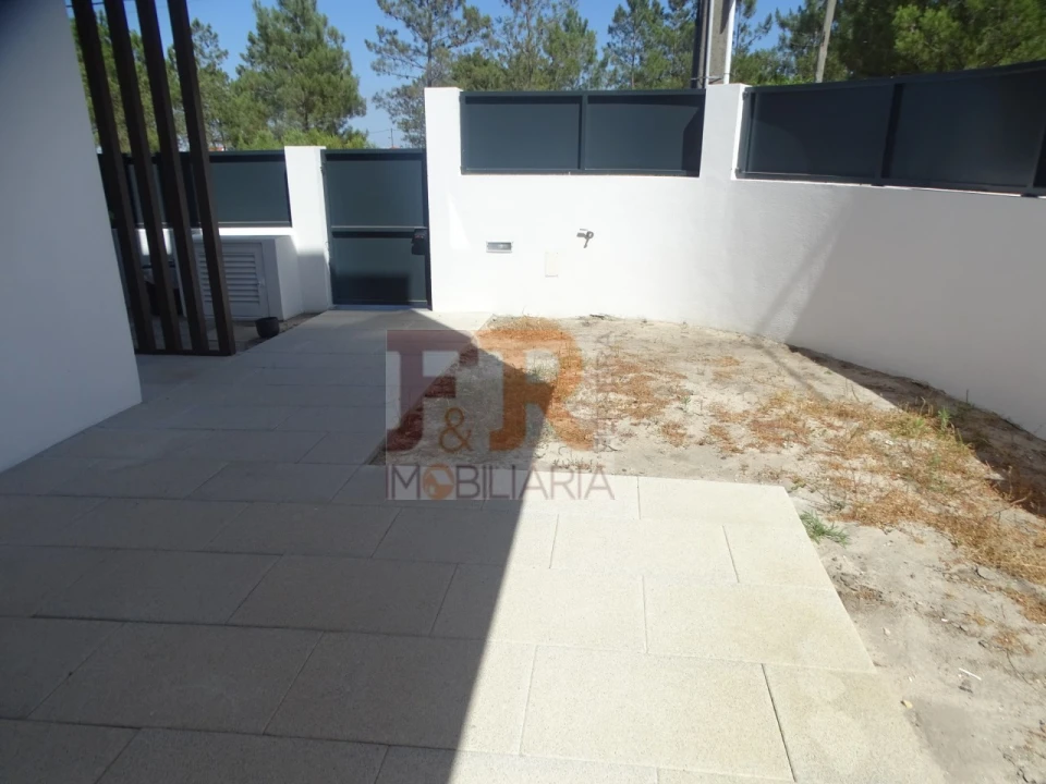 Moradia T4 para Venda em Fernao Ferro Foto 4