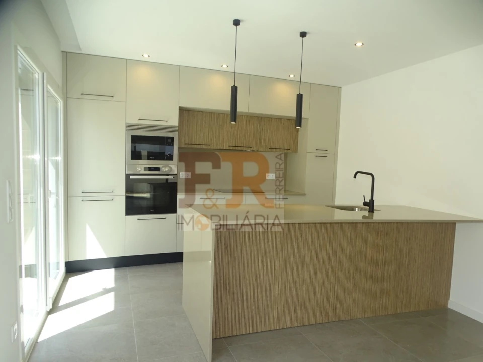 Moradia T4 para Venda em Fernao Ferro Foto 10