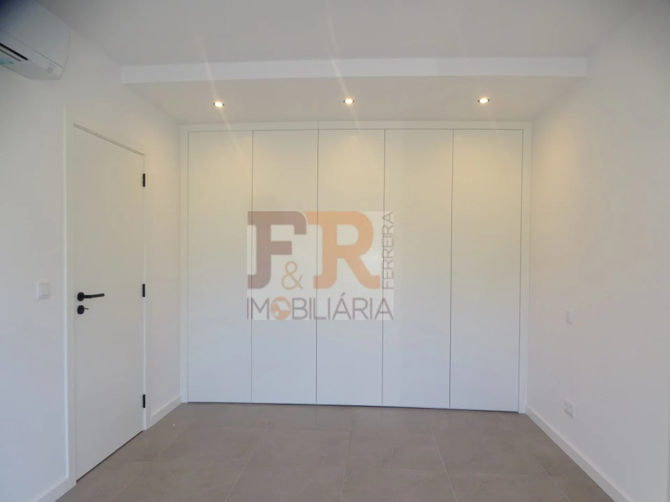 Moradia T4 para Venda em Fernao Ferro Foto 19