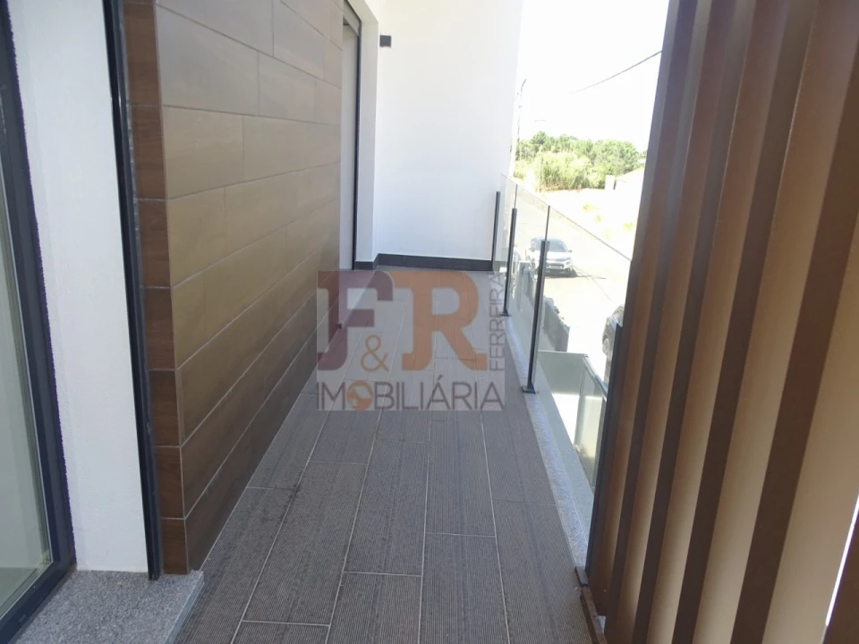 Moradia T4 para Venda em Fernao Ferro Foto 40