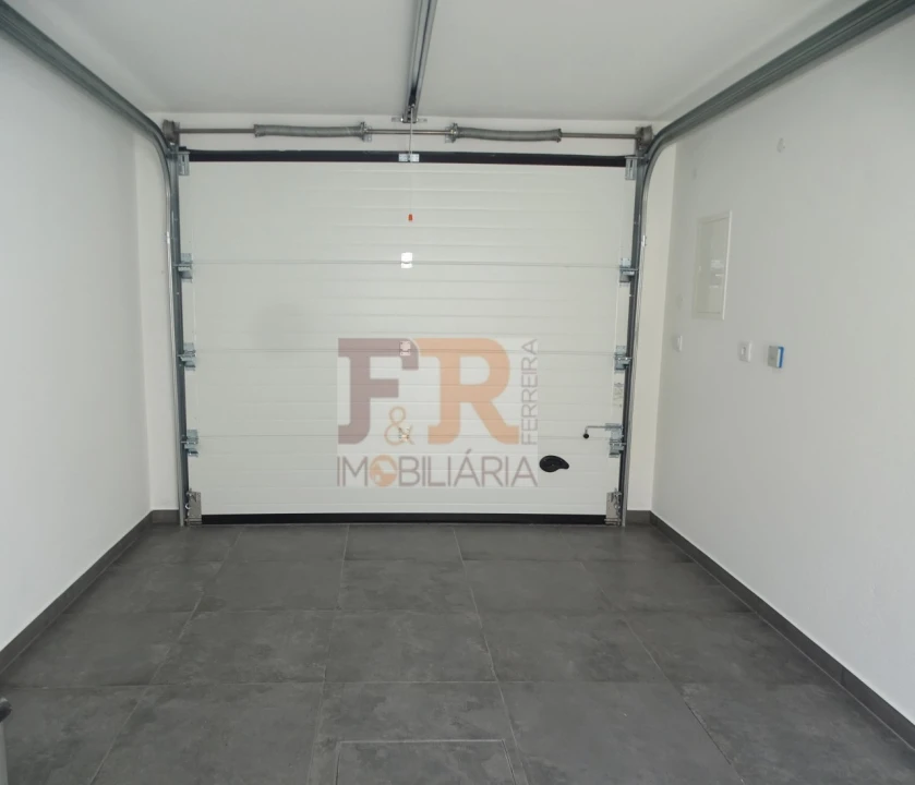 Moradia T4 para Venda em Fernao Ferro Foto 47