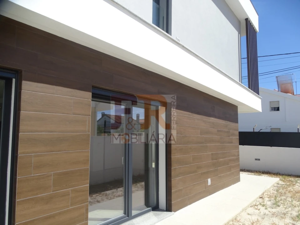 Moradia T4 para Venda em Fernao Ferro Foto 50