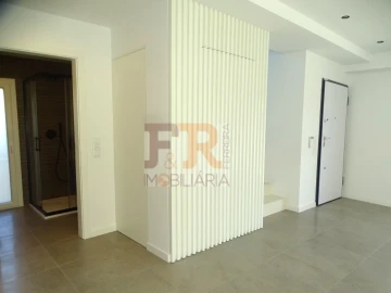 Moradia T4 para Venda em Fernao Ferro