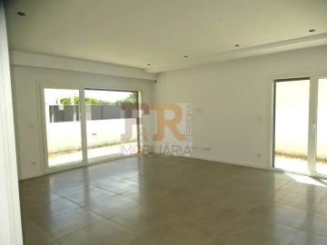 Moradia T4 para Venda em Fernao Ferro