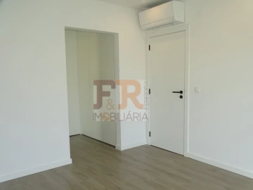 Moradia T4 para Venda em Fernao Ferro