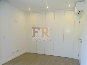 Moradia T4 para Venda em Fernao Ferro